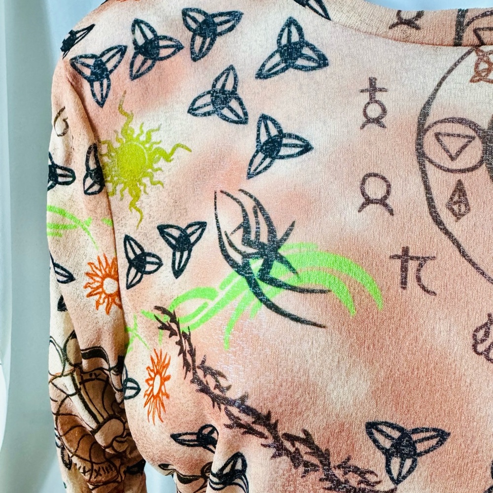 TopShop Peach Stretch Celtic Mythical Tattoo Print Ruched Sleeve Top Petite 12 - Picture 4 of 12